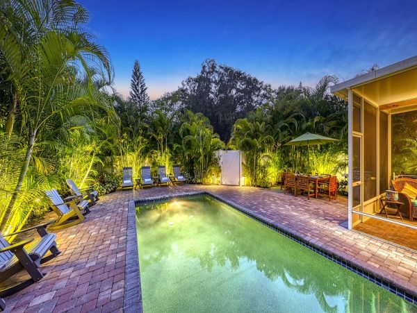 Welcome to Your Magnificent Vacation Duplex in Siesta Key