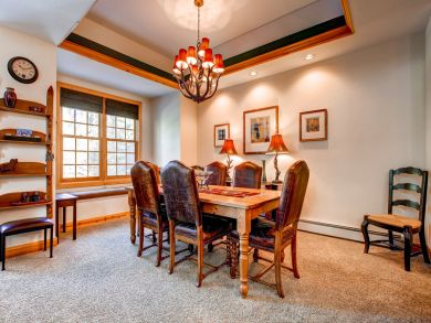 Breckenridge Townhome rental 2 blocks to shuttle