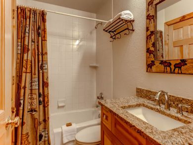 Breckenridge Townhome rental 2 blocks to shuttle