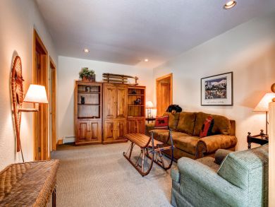 Breckenridge Townhome rental 2 blocks to shuttle