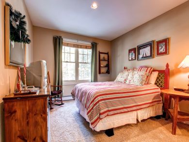 Breckenridge Townhome rental 2 blocks to shuttle