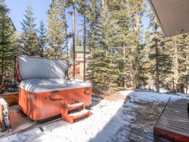 Breckenridge Townhome rental 2 blocks to shuttle
