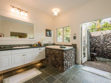 Lahaina Luxury Vacation Beachfront Home West Maui