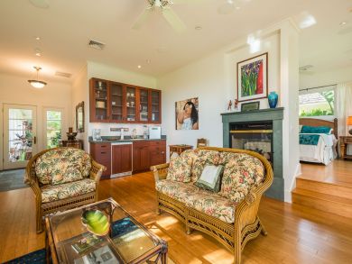 Lahaina Luxury Vacation Beachfront Home West Maui
