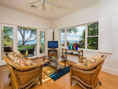 Lahaina Luxury Vacation Beachfront Home West Maui