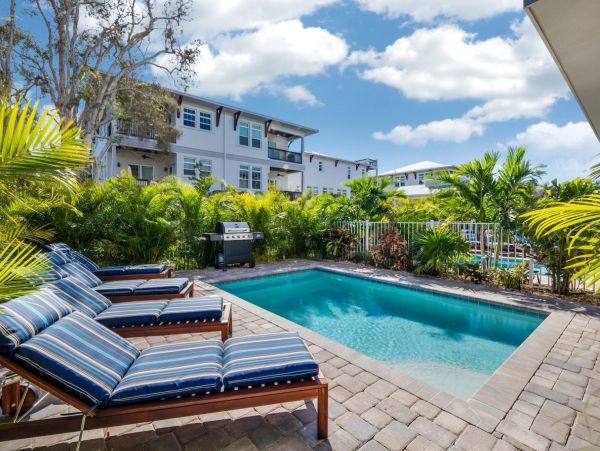 Siesta Key 4 Bedroom Private Home with Heated Pool & Cabana