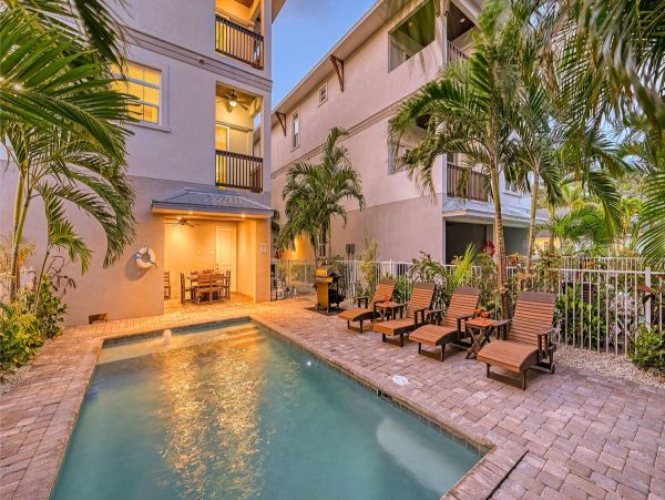 Luxury Siesta Key Vacation Cottage Sleeps 12 Guests