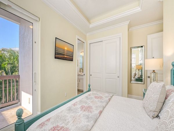 Siesta Key Luxury Vacation Duplex With Four Bedrooms & Pool