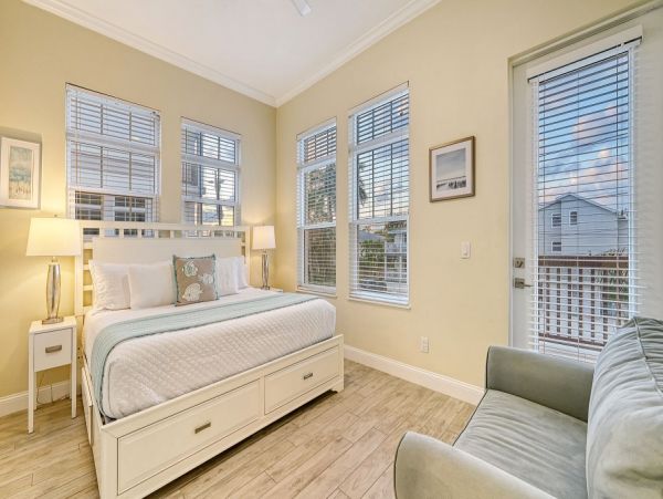 Siesta Key Luxury Vacation Duplex With Four Bedrooms & Pool