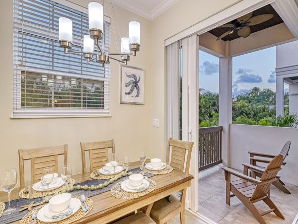 Siesta Key Luxury Vacation Duplex With Four Bedrooms & Pool