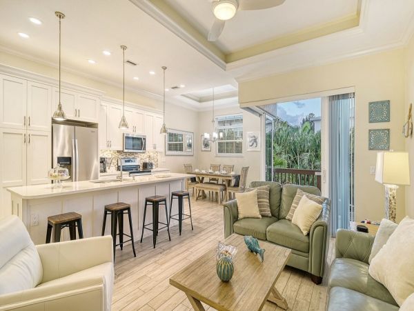 Siesta Key Luxury Vacation Duplex With Four Bedrooms & Pool