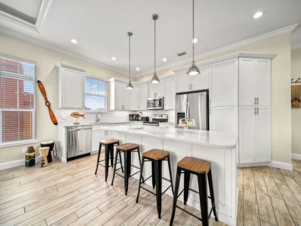 Siesta Key Vacation Rental with Pool Steps to Siesta Beach