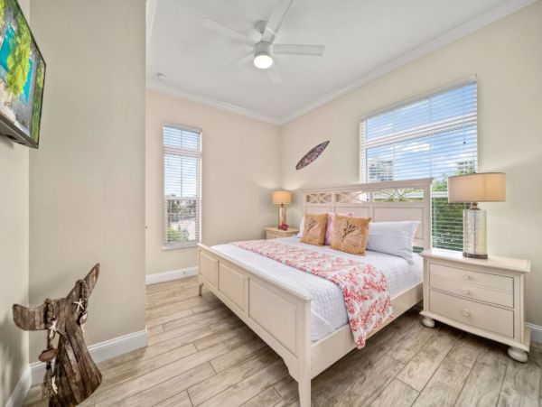 Siesta Key Vacation Rental with Pool Steps to Siesta Beach