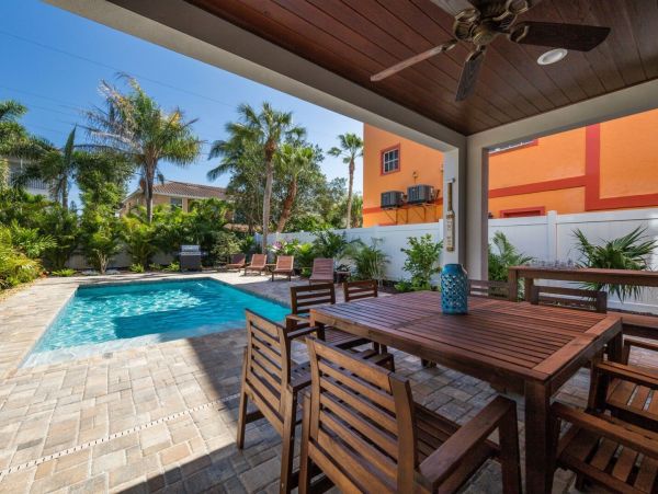 Siesta Key Vacation Rental with Pool Steps to Siesta Beach