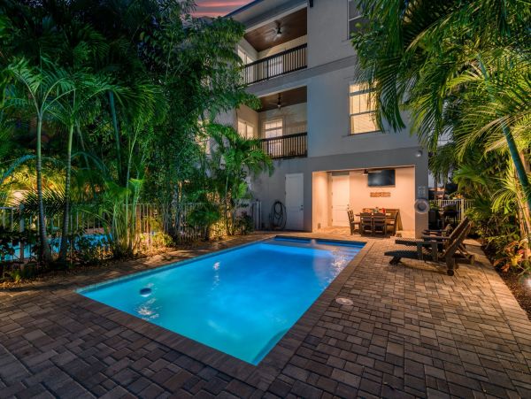 Siesta Key Vacation Rental with Pool Steps to Siesta Beach
