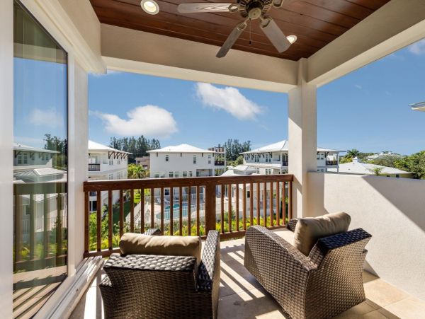 Siesta Key Vacation Home Comprising of 2 Units Sleeps 24