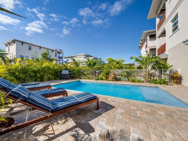 Siesta Key Vacation Home Comprising of 2 Units Sleeps 24
