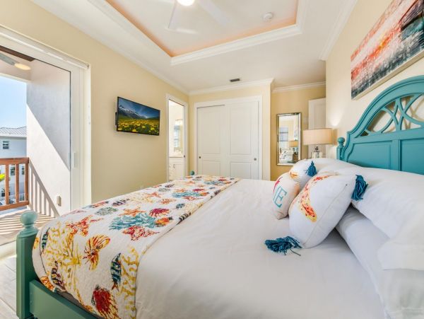 Siesta Key Vacation Home Comprising of 2 Units Sleeps 24