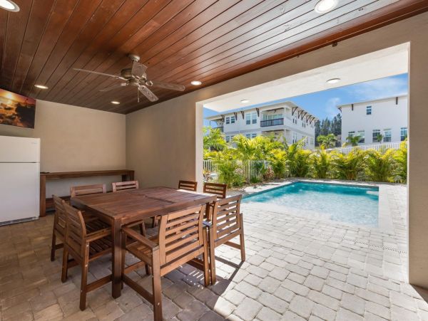 Siesta Key Vacation Home Comprising of 2 Units Sleeps 24
