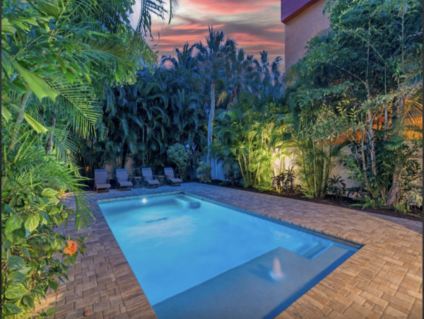 Siesta Keys Most Spectacular Vacation Rental Home with Pool