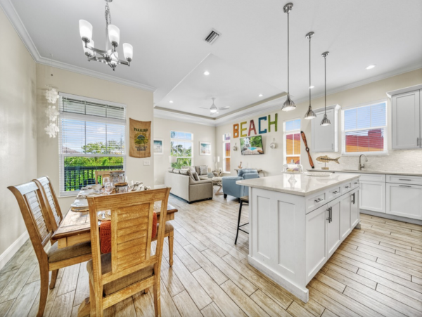 Siesta Keys Most Spectacular Vacation Rental Home with Pool