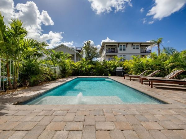 Siesta Key - Eight Bedroom Luxury Residence Sleeps 24 Guests