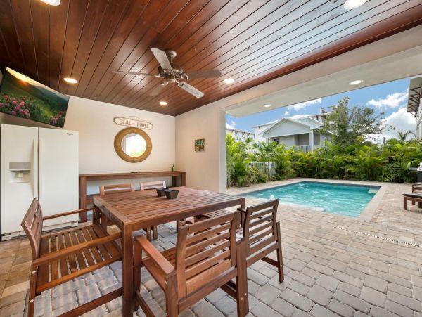 Siesta Key - Eight Bedroom Luxury Residence Sleeps 24 Guests