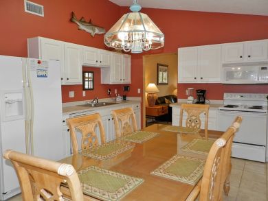 Destin 3 Bedroom Vacation Home Short Walk to the Beach
