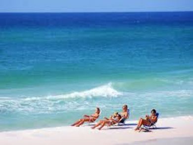 Destin 3 Bedroom Vacation Home Short Walk to the Beach