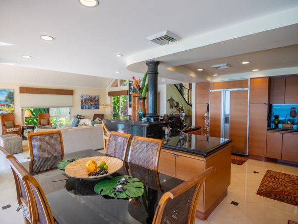 Luxury Napili Vacation Home Sleeps Eight Guests