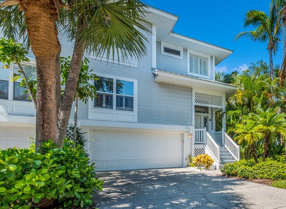 BOCA GRANDE 3 BEDROOM VACATION RENTAL WITH PARTIAL GULF VIEW