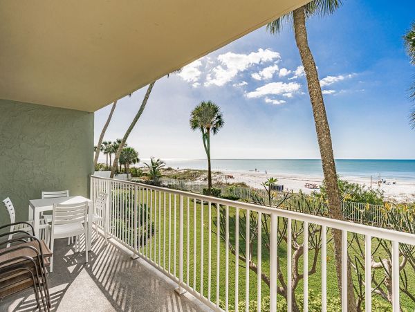 Comfortable Gulf Front View 3 Bedrooms 2 Baths Indian Shores