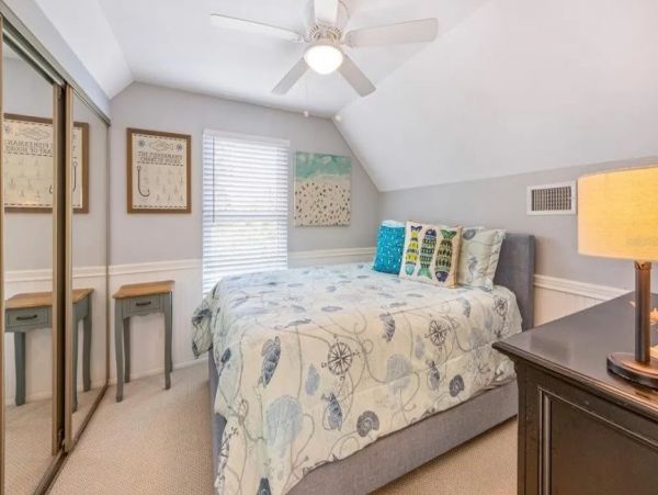 Thirty Seconds to the Beach from this Holmes Beach Rental