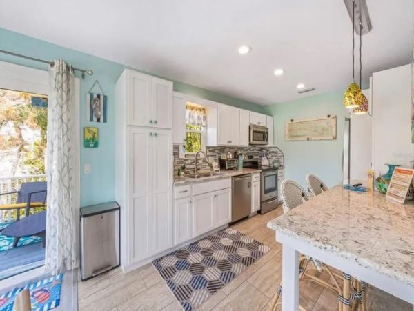 Thirty Seconds to the Beach from this Holmes Beach Rental