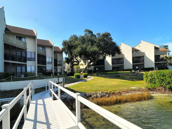SIESTA KEY BAYSIDE 2 BEDROOM 2 BATH