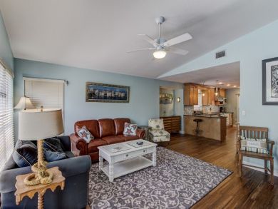 Lovely 2 bed 2 bath Canal front home
