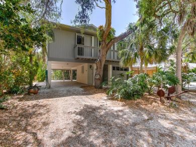 Lovely 2 bed 2 bath Canal front home