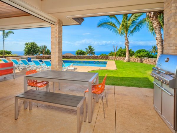 Maui Luxury Vacation Rental – Private Villa with Ocean & Mountain Views