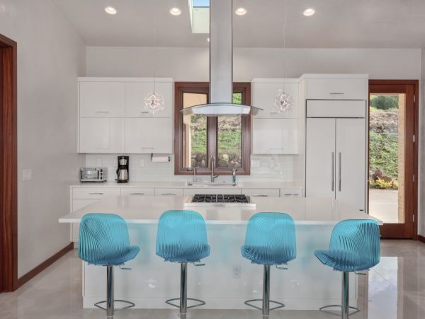 Maui Luxury Vacation Rental – Private Villa with Ocean & Mountain Views