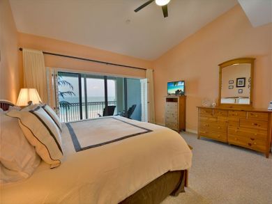 Bedroom with King Bed