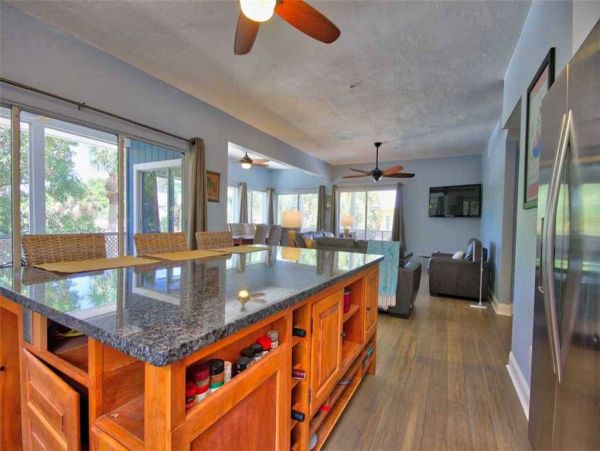 Luxury Captiva 5 Bedroom Home with Game Room and Club Access