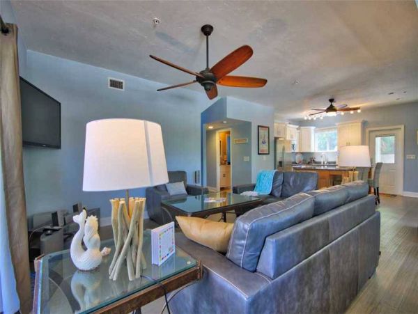 Luxury Captiva 5 Bedroom Home with Game Room and Club Access