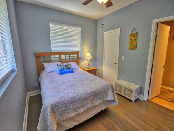 Luxury Captiva 5 Bedroom Home with Game Room and Club Access