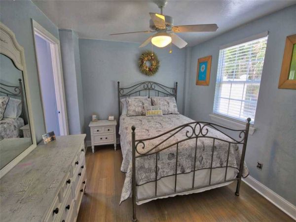 Luxury Captiva 5 Bedroom Home with Game Room and Club Access