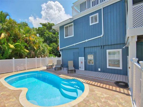 Luxury Captiva 5 Bedroom Home with Game Room and Club Access