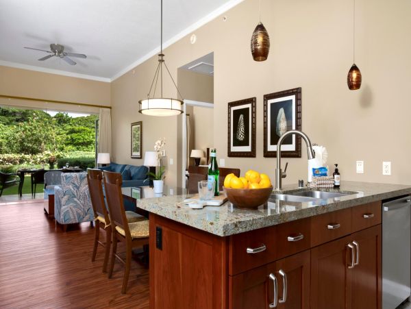 Kaanapali Posh Vacaton Rental Walk Out Luxury