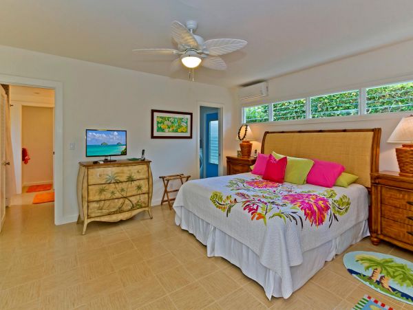 Lanikai Beachfront Four Bedroom Villa Rental