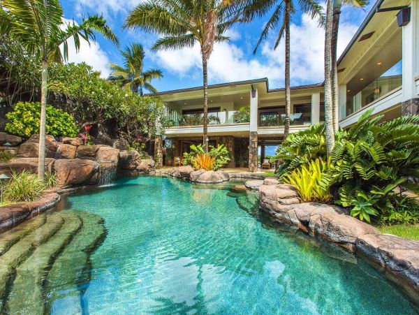 Kailua Beachfront Oceanfront Villa  Pool & Jacuzzi Main House & Guest House