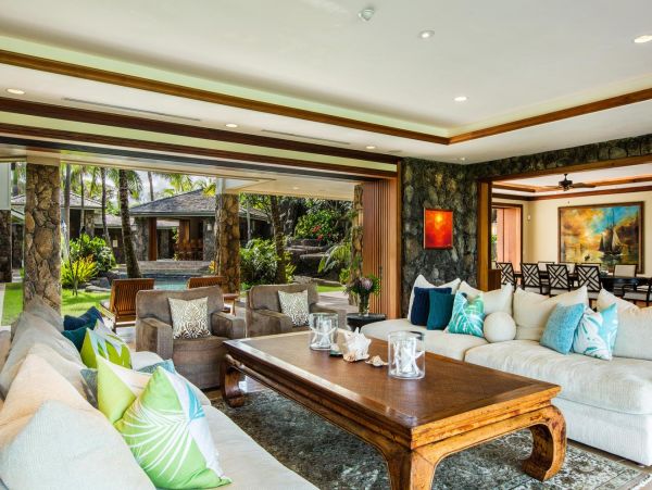 Kailua Beachfront Oceanfront Villa  Pool & Jacuzzi Main House & Guest House