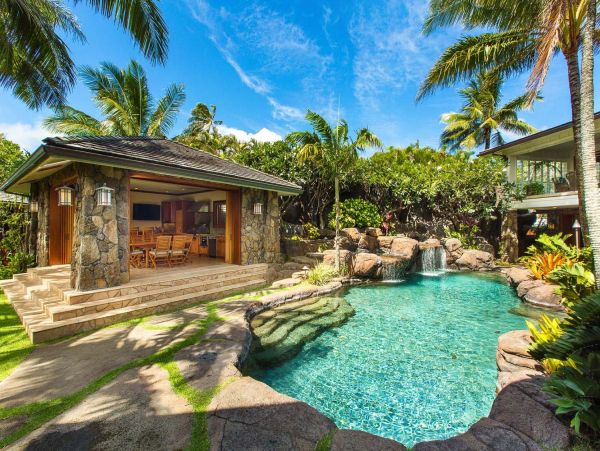 Kailua Beachfront Oceanfront Villa  Pool & Jacuzzi Main House & Guest House